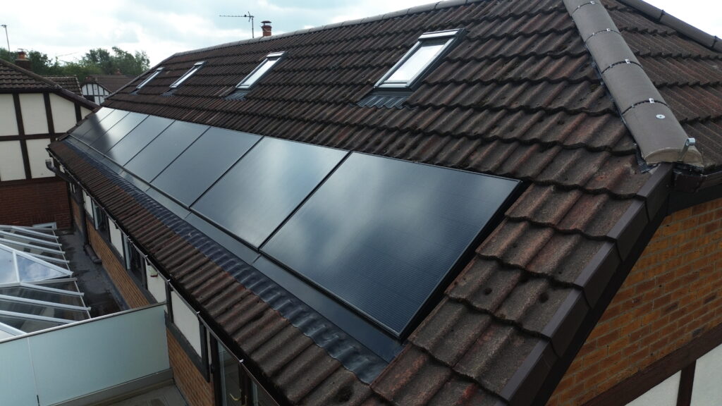 DCIM100MEDIADJI_0196JPG - Flux Solar Energy Horwich in-roof solar installation